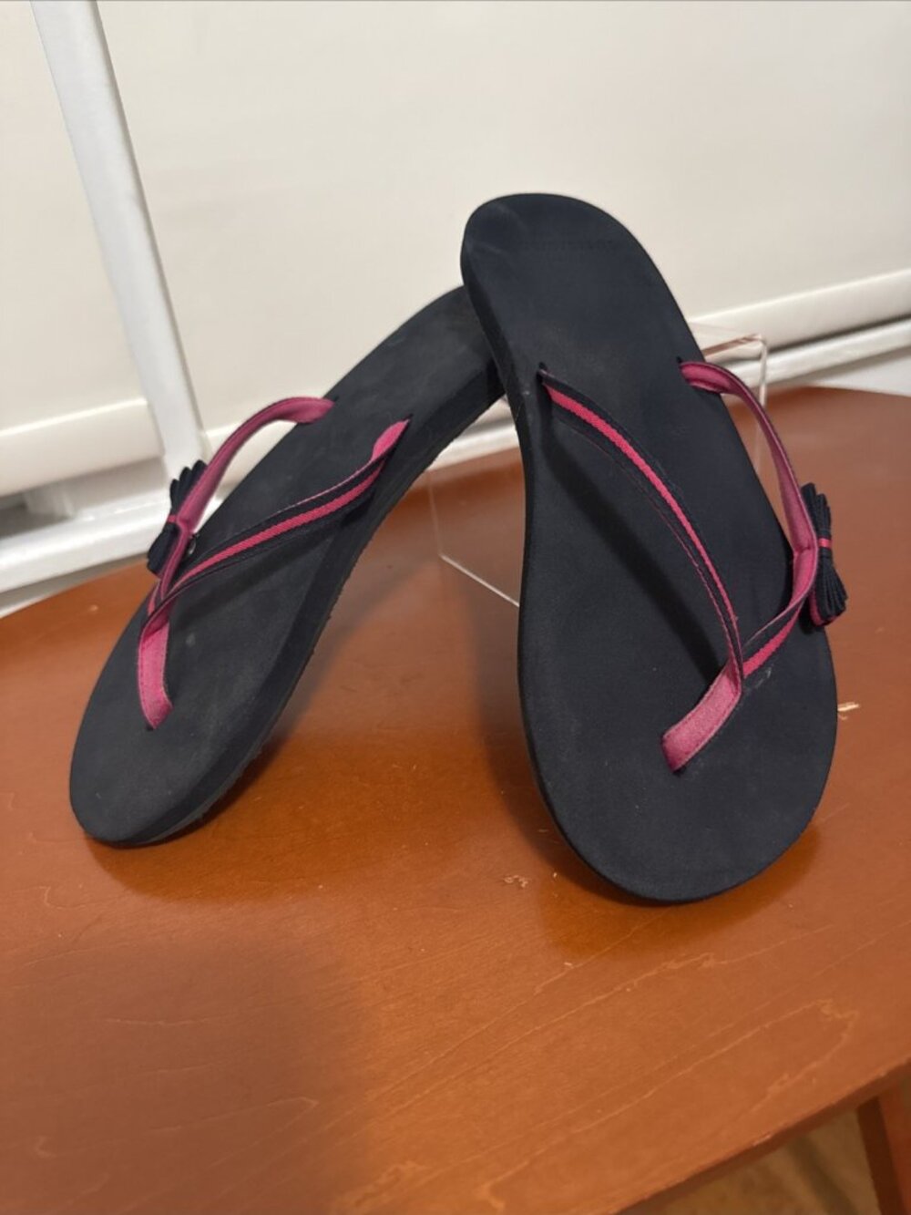 abercrombie fitch flip flops L 7/8 Navy Blue & Hot Pink Bow and logo charm Y2K